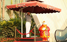 高檔小區(qū)站崗